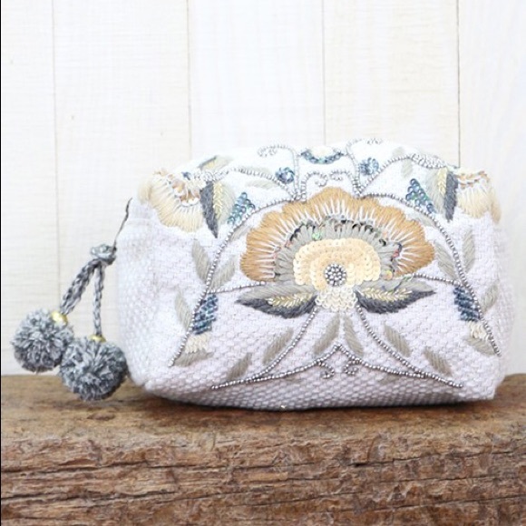 Love Stitch Handbags - ✨last one✨Premium Embroidered Makeup Bag W/ Bead